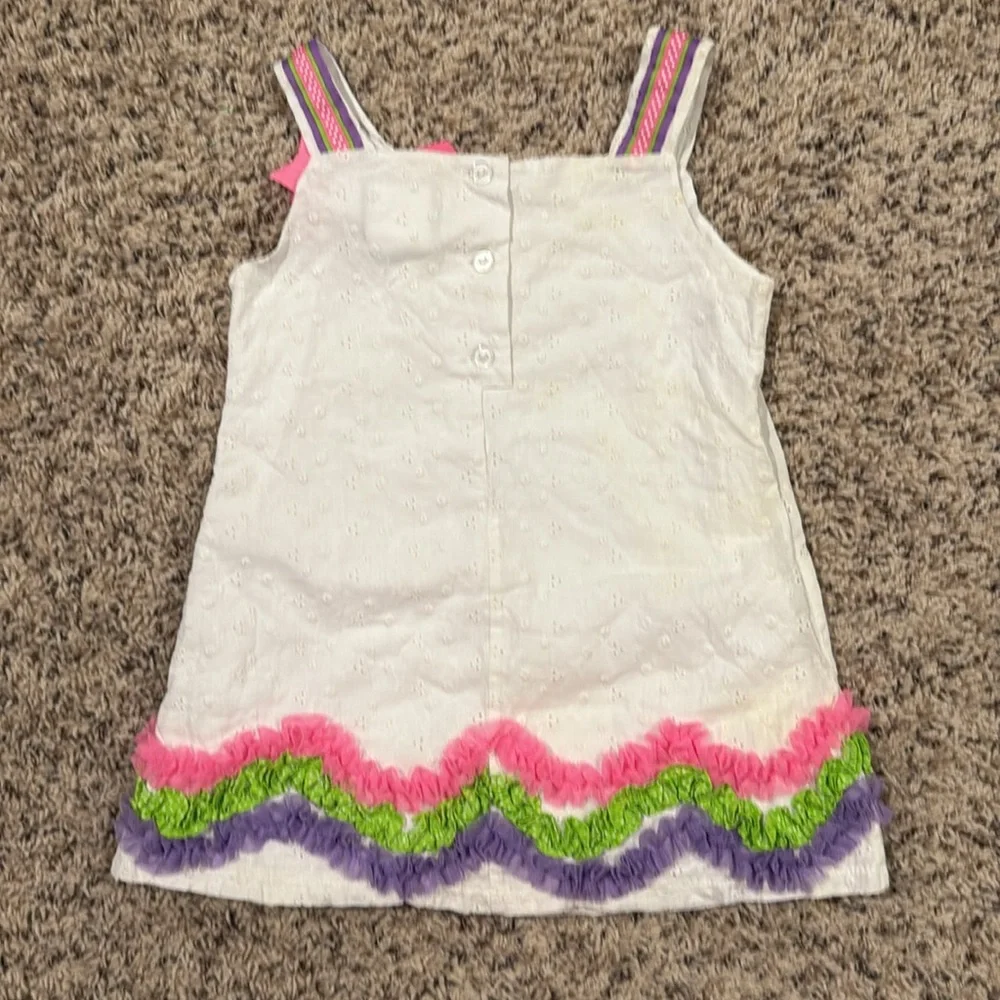 Girls Size 6 green and white matching pants set
